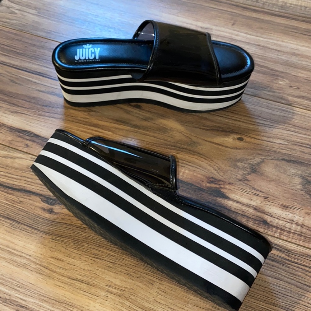 Juicy striped platform sandals